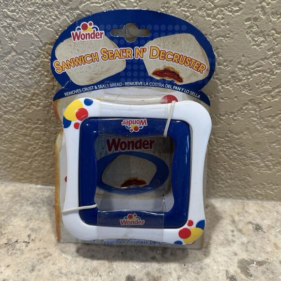 New Wonder Bread Sanwich Seal'r N' Decruster Removes Crust Sandwich Sealer Blue - Picture 1 of 4